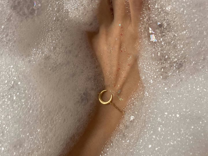 Mandi Busa Bukan Cuma Buat Anak Kecil: Ini Manfaat Bubble Bath untuk Dewasa