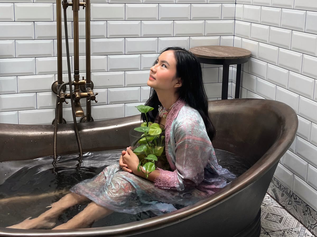 Berendam dengan Naked in Bubbles saat liburan